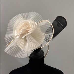 Elegant Cream Fascinator by Giovanna